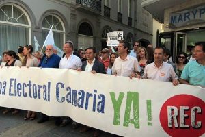 concentración-reforma-electoral-canaria-600x400-300x200 Sistema electoral canario: mejoras inacabadas